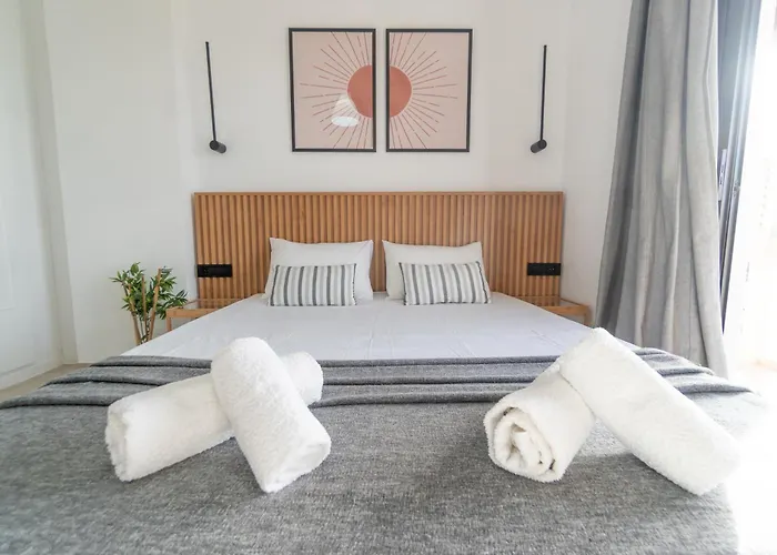 Airy Flat At Xenios Avlais