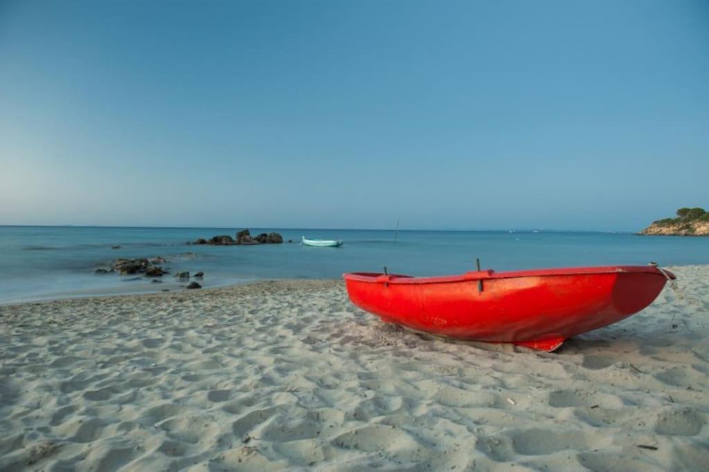 Airy Flat At Xenios Avlais